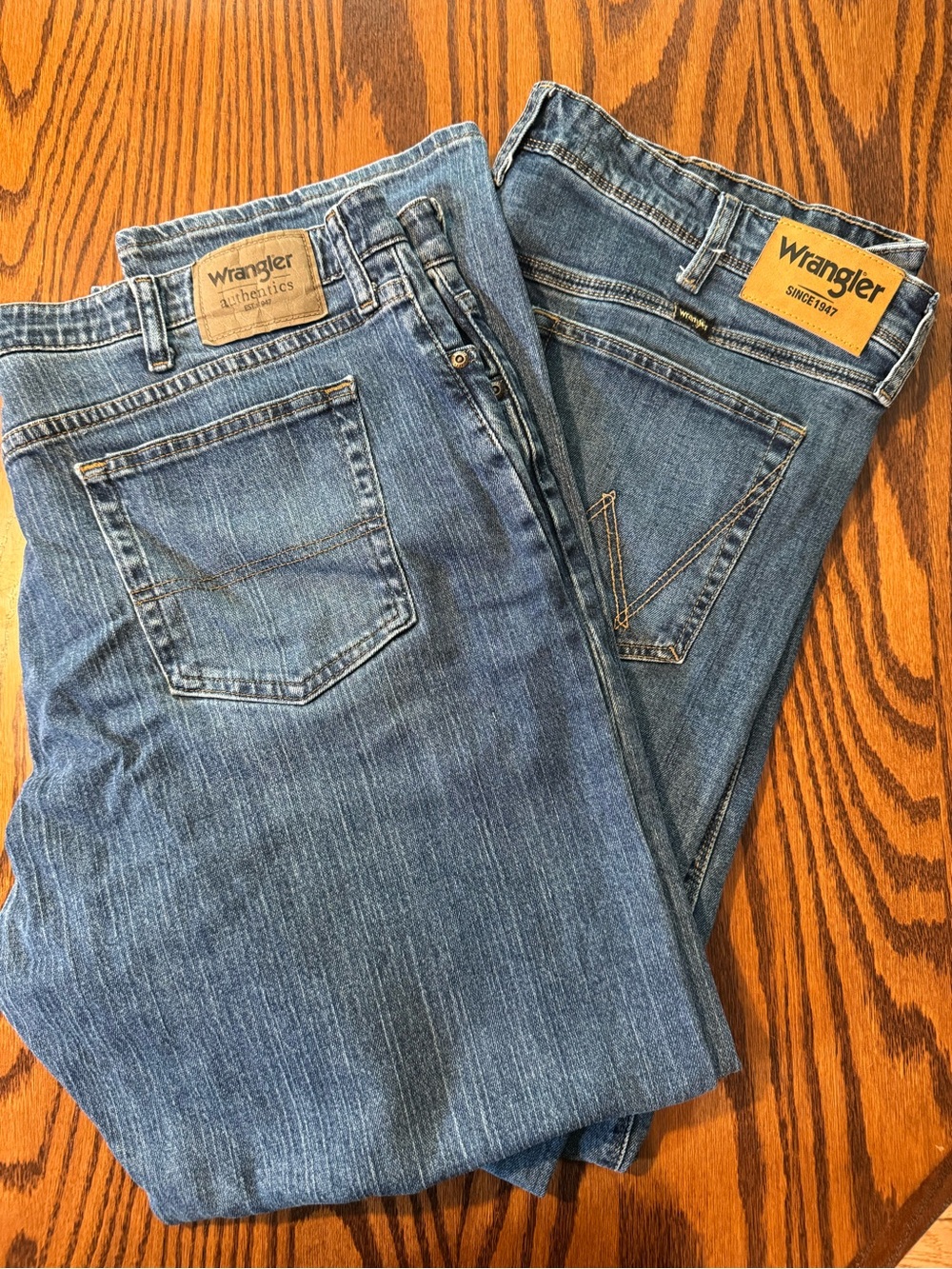 Wrangler Men’s Medium Blue Straight Leg Jeans